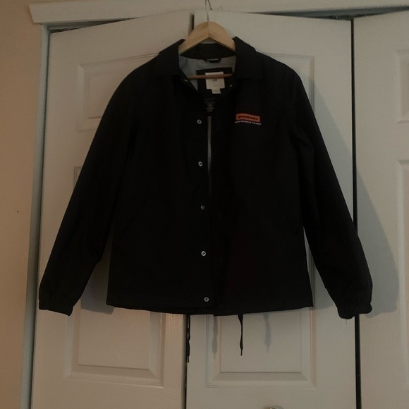 Water repellant windbreaker - Picture 7 of 9